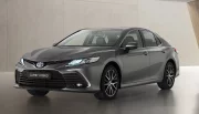 Toyota Camry (2021) : La berline hybride restylée à partir de 39 100 €