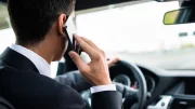 8% des Français consultent leur téléphone sur l'autoroute