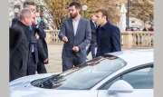 Emmanuel Macron est-il impressionné par la Bugatti Chiron ?