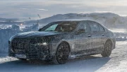 BMW présente la i7 100% électrique en plein test dans la neige