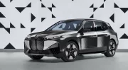 La BMW iX Flow Concept change de couleur