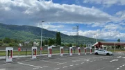 Après le carburant à prix coûtant, la recharge gratuite Tesla