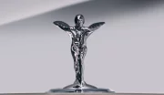 Rolls-Royce réinvente son emblème Spirit of Ecstasy avant la sortie de son premier modèle électrique