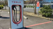 Tesla, une station Superchargers en huit jours
