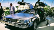 La nouvelle DeLorean électrique commence à se montrer et annonce sa date de présentation officielle