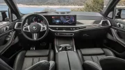 Le BMW X7 restylé se risque sur le bizarre