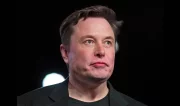 Tesla: animé par "un mauvais pressentiment", Elon Musk resserre les boulons