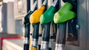 Carburant : les cours du pétrole perdent de la vitesse