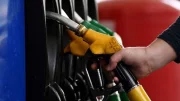 Le prix du carburant continue de baisser