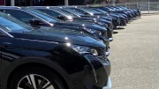 Stellantis reconvertit ses salariés en chauffeurs pour livrer les voitures