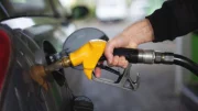 Pénurie de carburant : le nombre de stations en rupture d'essence ou de diesel grimpe encore