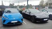 MG4 et Tesla Model 3 : Comment ces deux voitures électriques bousculent le marché