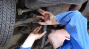 Préparer sa voiture au Contrôle Technique : toutes nos astuces (légales)