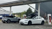 Rabais, cadeaux, salons : Tesla devient-il un constructeur comme les autres?
