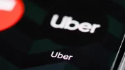 Uber condamné à une lourde amende par la justice face à sept chauffeurs