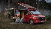 Ford dévoile son Transit Custom Nugget : la « vanlife » avec option panneau solaire et moteur hybride rechargeable