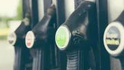 Pour baisser les prix des carburants, le gouvernement suspend une loi vieille de 60 ans