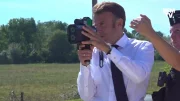 Quand Emmanuel Macron joue au gendarme et flashe lui-même les automobilistes