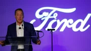Ford menace et tape du poing sur la table face à la grève aux Etats Unis