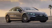 Mercedes-Benz innove avec les feux de signalisation turquoise pour la conduite autonome