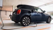 Combien ça coûte de recharger une voiture électrique à domicile, sur autoroute… ?