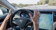 La "vraie" conduite autonome de Tesla pourrait arriver enfin en France