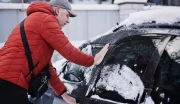 Hiver : comment remédier aux portières de voiture gelées par grand froid ?