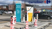 Voitures électriques : les grandes surfaces tiennent leurs clients par les bornes