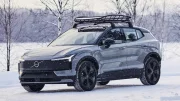 Le Volvo EX30 part à l'aventure en version Cross Country