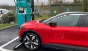 Voiture électrique : les opérateurs de bornes de recharge se rebiffent !