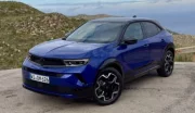Essai Opel Mokka restylé (2025) : faut-il le choisir en hybride ou en électrique ?