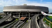 "De la nourriture partout" : vacanciers, attention à certains parkings d'aéroport !