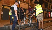 La police s'attaque enfin aux comportements dangereux des cyclistes et des usagers de trottinettes