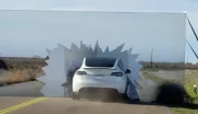 Une Tesla fonce tout droit dans un mur peint : le test d'un YouTubeur