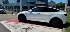 Entretien d'une Tesla : le récit de notre drôle d'expérience en Tesla Center