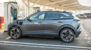 Combien coûte la recharge d'une voiture électrique en 2025, à domicile et sur autoroute ?