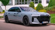 BMW i7 (2025) : un prototype à batterie solide de la limousine électrique en test