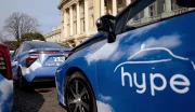 Le leader des taxis à hydrogène retourne vers la voiture électrique