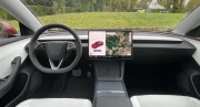 Tesla semble admettre que les clignotants sur le volant étaient une mauvaise idée
