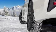 Test comparatif pneus hiver 2025 TCS : Les premium aux avant-postes et plus d'un tiers des modèles recalés