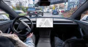 Caradisiac a testé la conduite autonome Tesla en ville