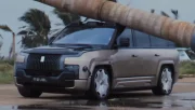 Ce SUV à 150 000$ est-il indestructible ? Ce constructeur chinois fait tomber un palmier dessus