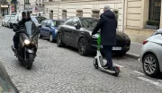 Trottinettes électriques : 80 morts en 2025, la dérive mortelle des nouvelles mobilités
