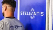 Pertes nettes, zéro dividendes, frein brutal sur l'électrique : Stellantis veut s'empresser de faire oublier le cauchemar de 2025