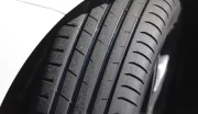 Test pneus été TCS 2026 : Les pneus d'été premium dominent, les modèles « budget » à la traîne