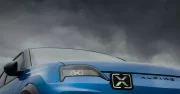 Alpine dans le brouillard