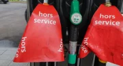 Prix du carburant : la France "à deux semaines" du krach (et le plan anti-crise du gouvernement)
