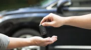 On n'achète plus sa voiture, on la loue… mais le leasing peut vite devenir un piège