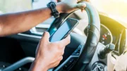 Téléphone au volant : dès le 1er mai 2026, certains conducteurs risquent une suspension immédiate du permis