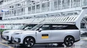 Voici le premier robotaxi autonome électrique chinois produit en masse